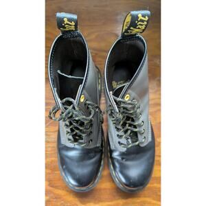 Dr. Martens 101 6-eye boots in a grey/charcoal smooth leather, size US Men's 8 /